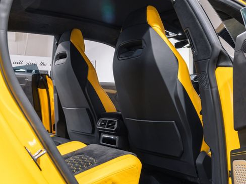 Used 2021 Lamborghini Urus AWD/4WD image 33