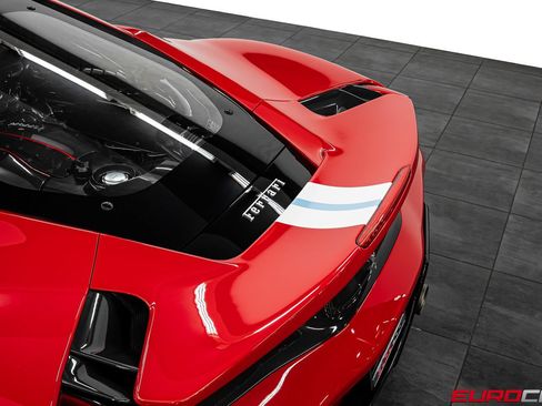 Used 2020 Ferrari 488 Pista Coupe RWD image 24