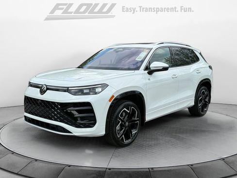 New 2026 Volkswagen Tiguan SEL R-Line AWD/4WD image 3