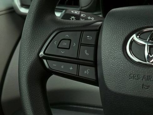 Used 2023 Toyota Sienna LE AWD/4WD image 22