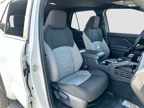 Used 2025 Toyota 4Runner TRD Off-Road image 26