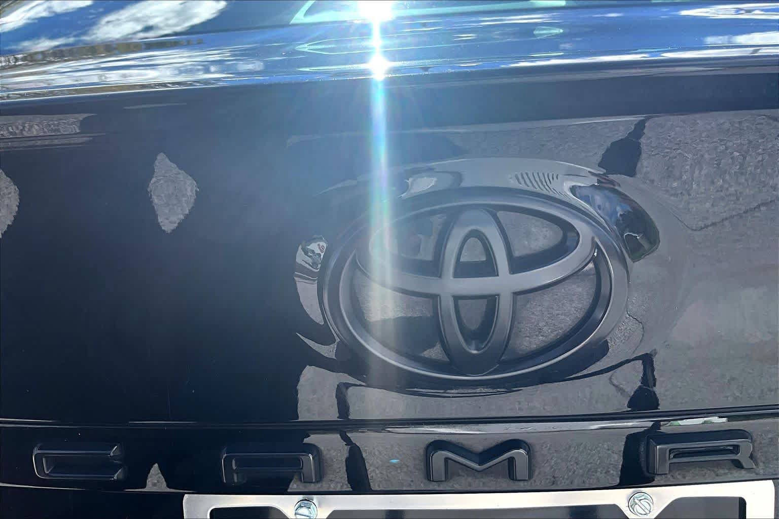 Used 2024 Toyota Camry SE AWD/4WD image 30