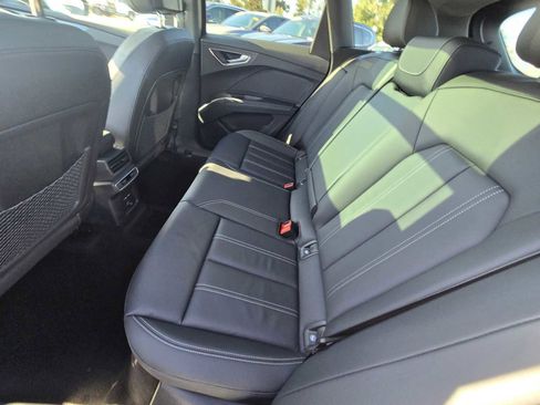 Used 2024 Audi Q4 e-tron Premium w/ Convenience Package image 21