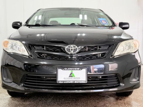 Used 2011 Toyota Corolla LE image 2