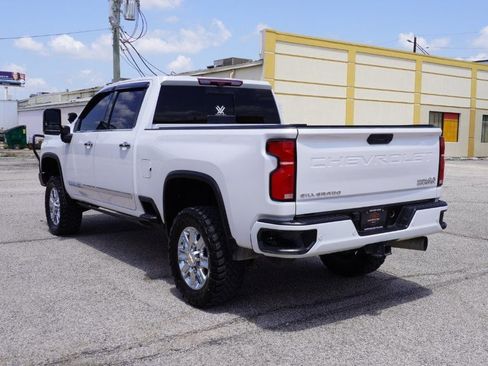 Used 2024 Chevrolet Silverado 2500 High Country w/ Technology Package image 3