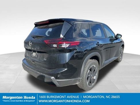 Used 2024 Nissan Rogue SV image 9