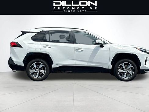 Used 2025 Toyota RAV4 SE AWD/4WD image 3