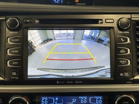 Used 2019 Toyota Highlander Limited image 42