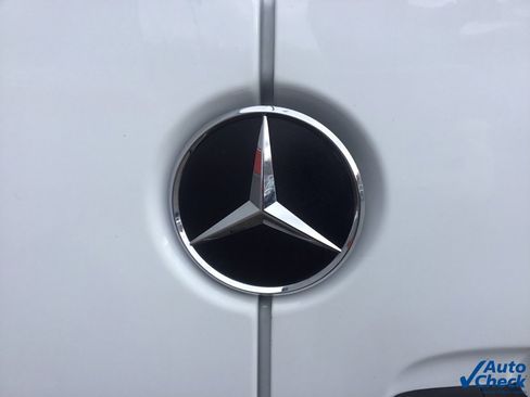 Used 2022 Mercedes-Benz Sprinter 2500 image 16