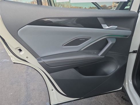 New 2026 Volkswagen Tiguan SEL R-Line image 24