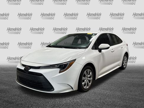 Used 2023 Toyota Corolla LE FWD image 5