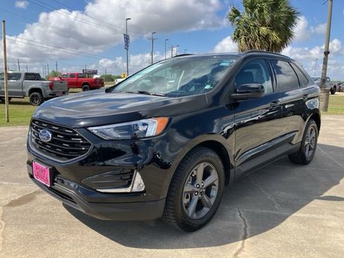 Used 2024 Ford Edge SEL w/ Sport Appearance Package AWD/4WD image 3