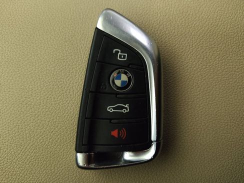 Used 2019 BMW 330i Sedan w/ Convenience Package image 32