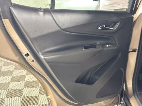 Used 2019 Chevrolet Equinox LT w/ Lights and Bright Package image 19