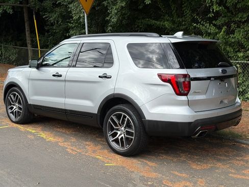 Used 2016 Ford Explorer Sport w/ Equipment Group 401A image 3