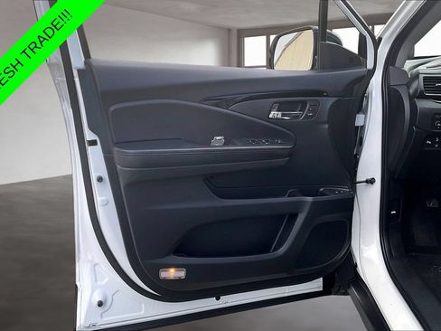 Used 2022 Honda Pilot Touring image 19