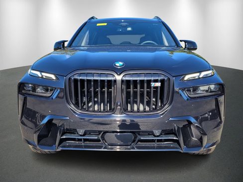 New 2026 BMW X7 M60i w/ Executive Package image 2
