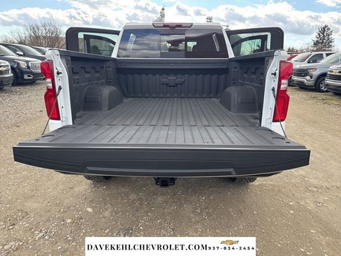 Used 2025 Chevrolet Silverado 1500 ZR2 w/ Technology Package image 33