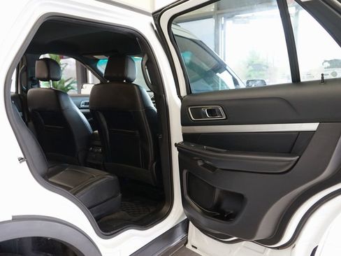 Used 2016 Ford Explorer XLT w/ Equipment Group 202A image 42