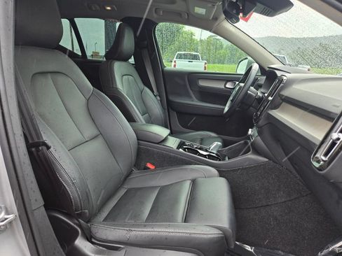 Used 2024 Volvo XC40 B5 Plus AWD/4WD image 20