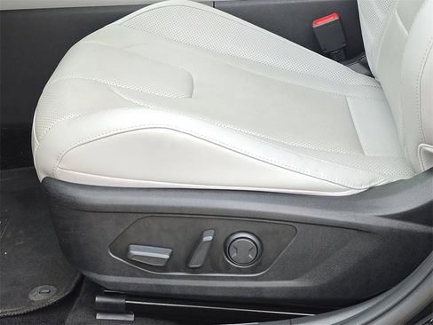 Certified 2022 Hyundai Elantra Limited image 27