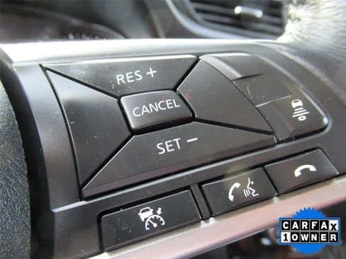 Used 2017 Nissan Rogue SL w/ SL Premium Package image 25