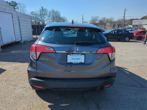 Used 2021 Honda HR-V LX image 5