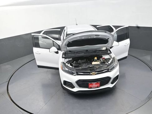 Used 2018 Chevrolet Trax LS FWD image 40