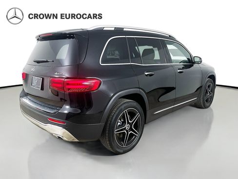 Used 2026 Mercedes-Benz GLB 250 4MATIC image 5