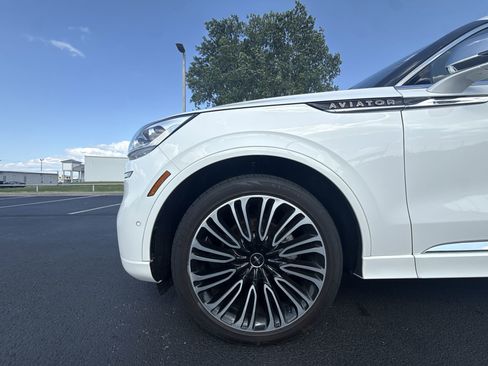Used 2022 Lincoln Aviator Black Label w/ Dynamic Handling Package AWD/4WD image 10