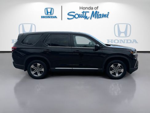 Certified 2025 Honda Pilot EX-L image 8