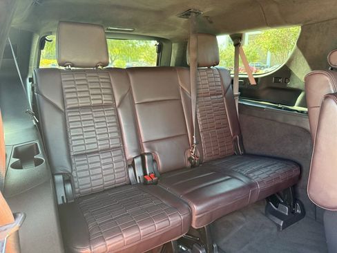 Used 2022 Cadillac Escalade ESV Sport Platinum image 38