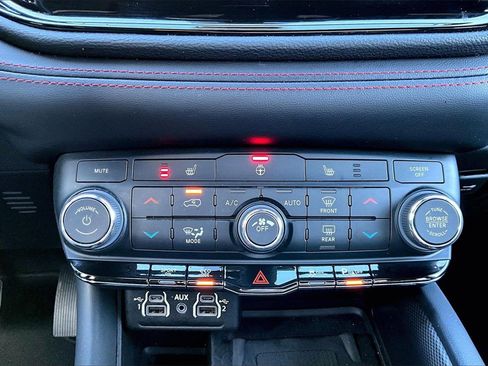 Certified 2024 Dodge Durango R/T image 17