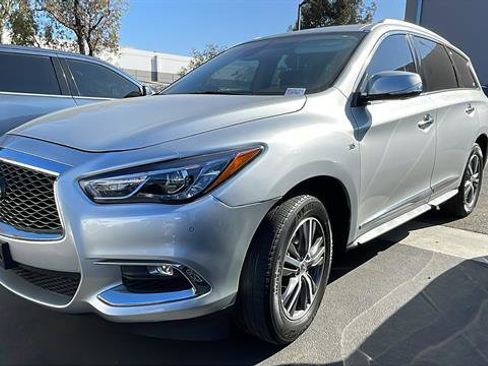 Used 2020 INFINITI QX60 Luxe w/ Essential Package image 5