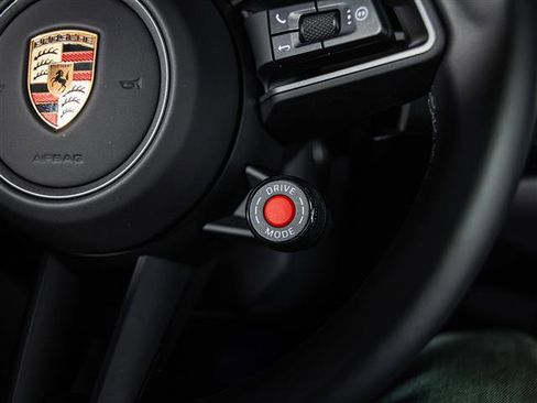 Certified 2025 Porsche 911 Carrera image 21