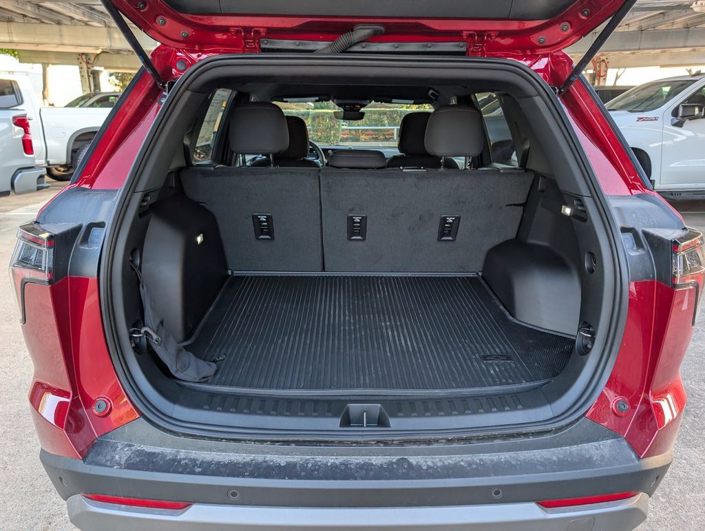 New 2027 Chevrolet Equinox LT w/ Safety and Technology Package FWD image 29