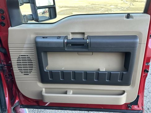 Used 2011 Ford F250 Lariat image 23