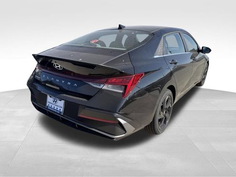 New 2026 Hyundai Elantra SEL Sport Premium FWD image 7