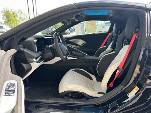 Used 2023 Chevrolet Corvette Z06 w/ Z07 Performance Package image 19