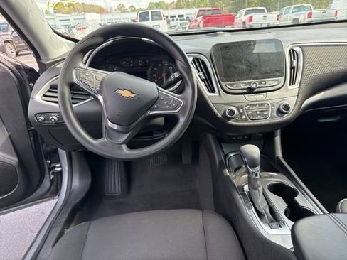 Used 2024 Chevrolet Malibu LT image 11