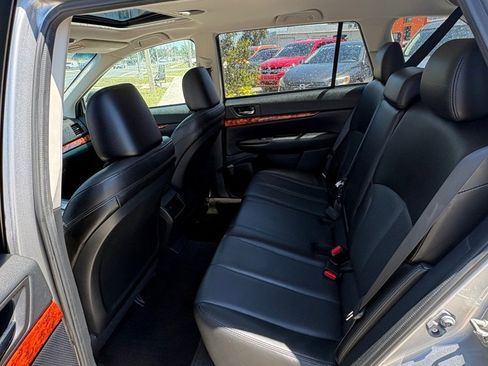 Used 2011 Subaru Outback 2.5i Limited w/ PWR Moonroof Pkg AWD/4WD image 11