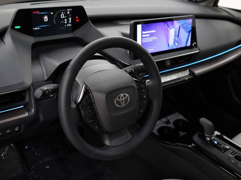 Used 2024 Toyota Prius Limited image 18