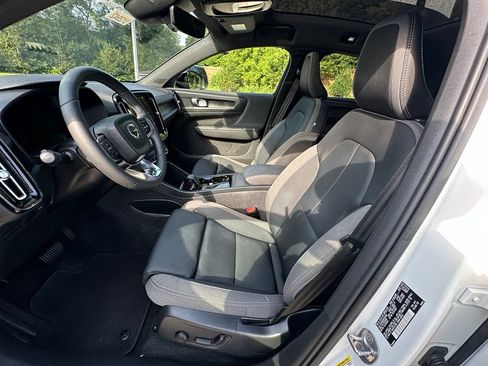 Used 2023 Volvo C40 Recharge Core AWD/4WD image 14