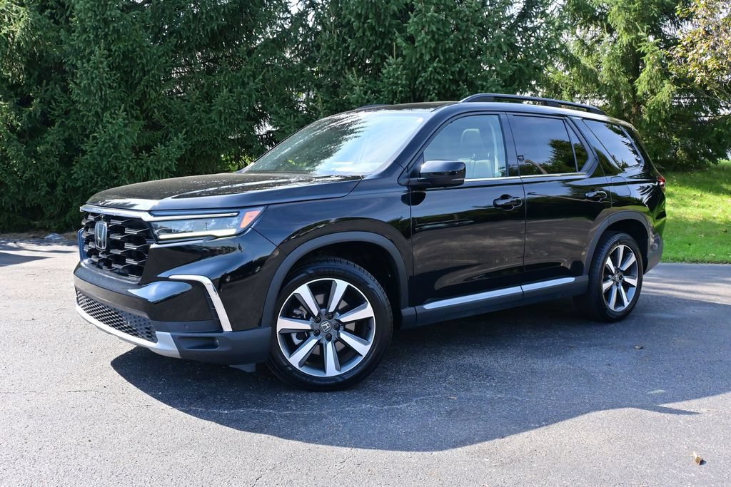 Used 2025 Honda Pilot Elite image 2