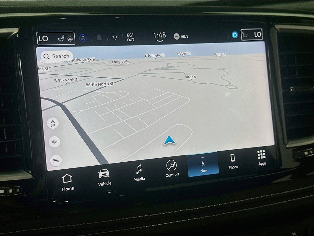 Used 2025 Chrysler Pacifica Limited FWD image 31