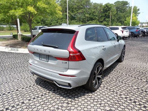 Certified 2025 Volvo XC60 B5 Ultra w/ Protection Package Premier AWD/4WD image 7