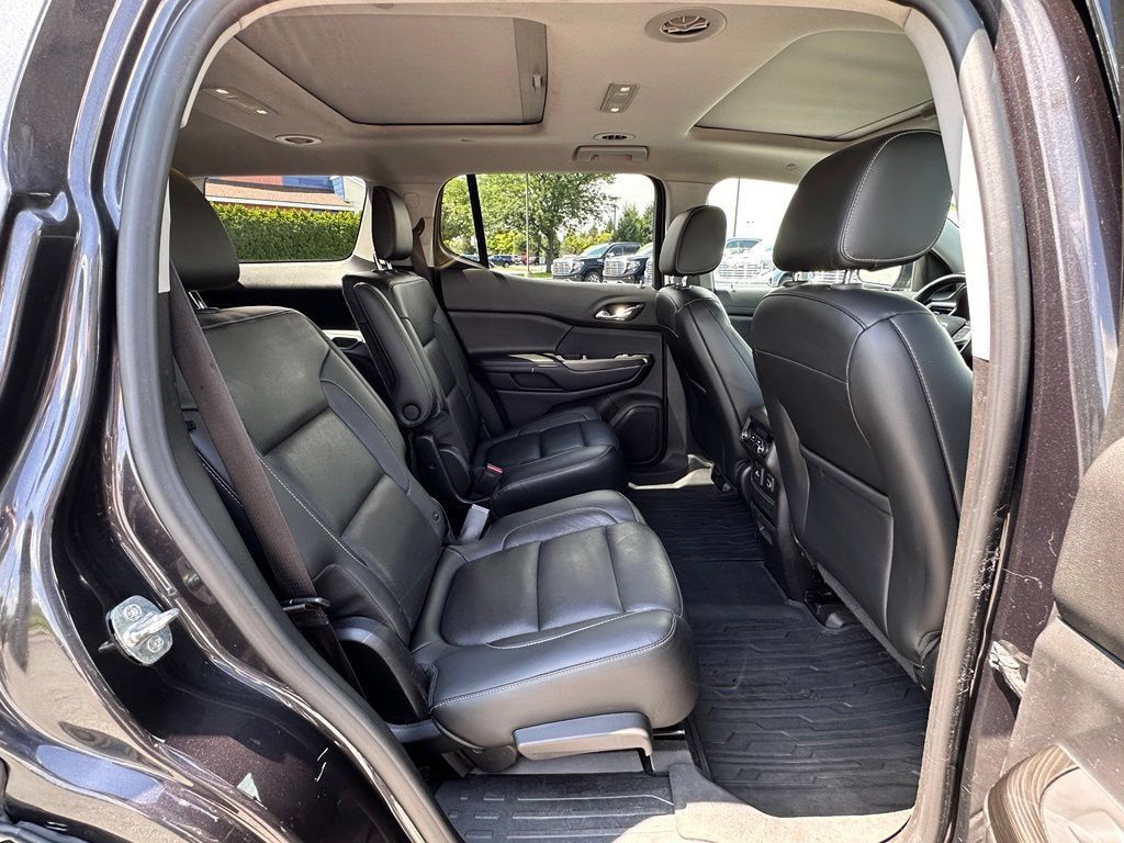 Certified 2019 GMC Acadia SLT w/ LPO, Floor Liner Package AWD/4WD image 17