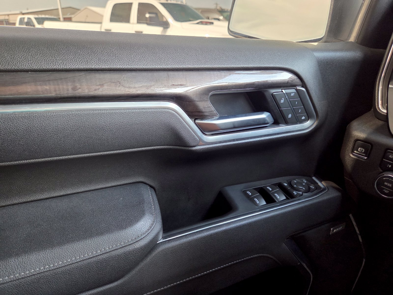 Used 2025 Chevrolet Silverado 1500 LTZ w/ Z71 Off-Road Package AWD/4WD image 41