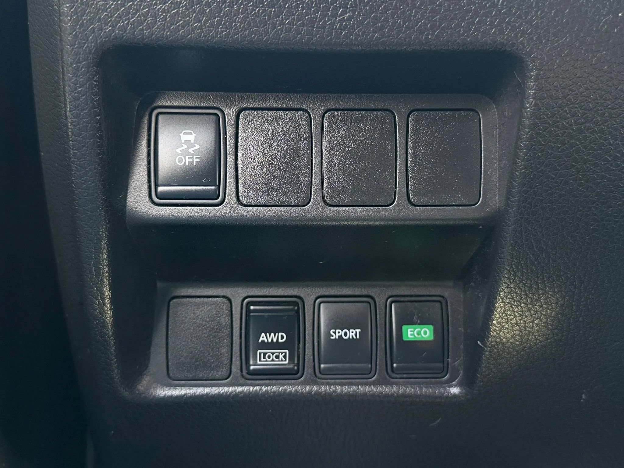 Used 2017 Nissan Rogue S AWD/4WD image 15