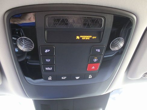 New 2026 Kia Carnival EX image 59